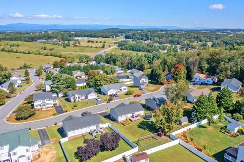704 Stonewall Circle Staunton VA 24401