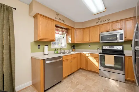 704 Stonewall Circle Staunton VA 24401