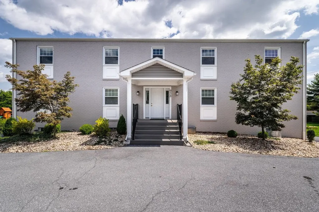 958 College Avenue Harrisonburg VA 22802