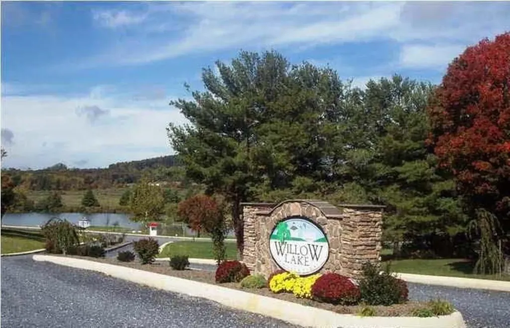 Lot 15 Waterfront Drive Raphine VA 24472