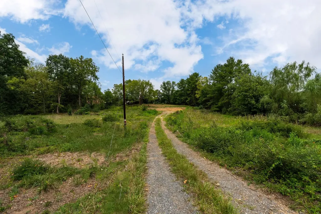 1229 Rosser Avenue Waynesboro VA 22980