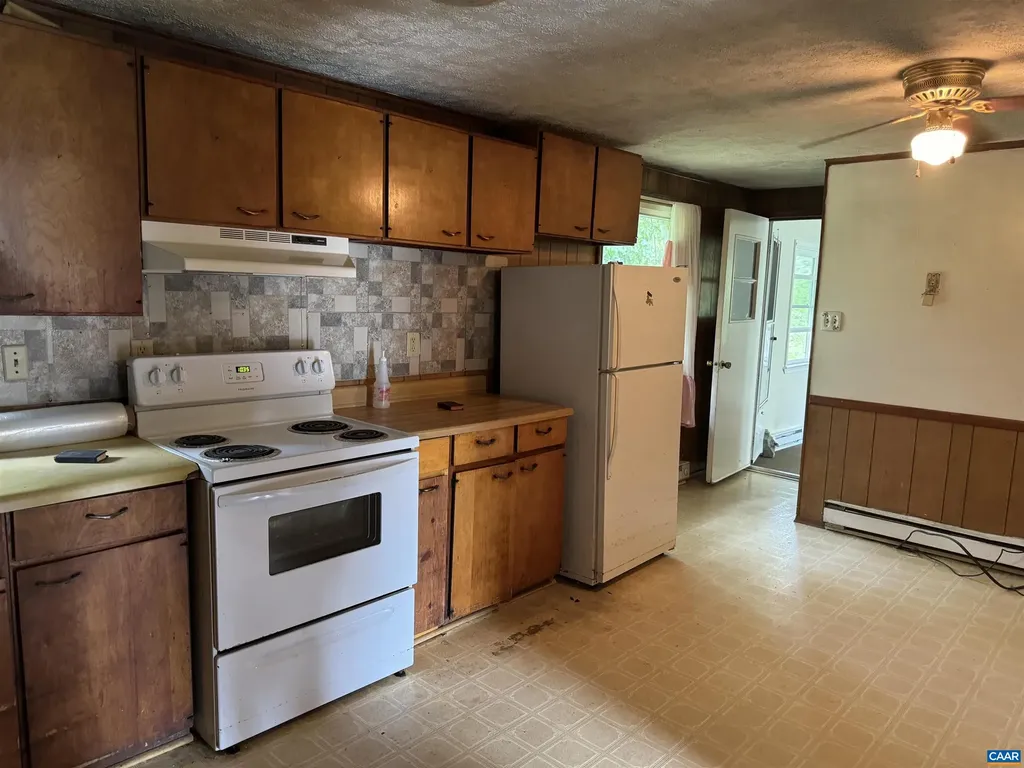 4247 Burton Road North Garden VA 22959