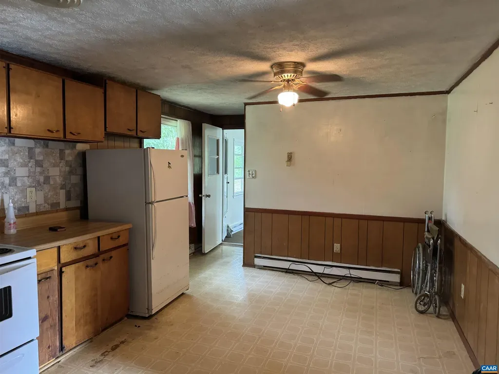 4247 Burton Road North Garden VA 22959