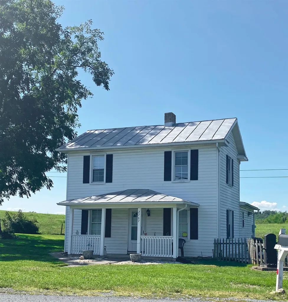 2767 Earmans Loop Rockingham VA 22802