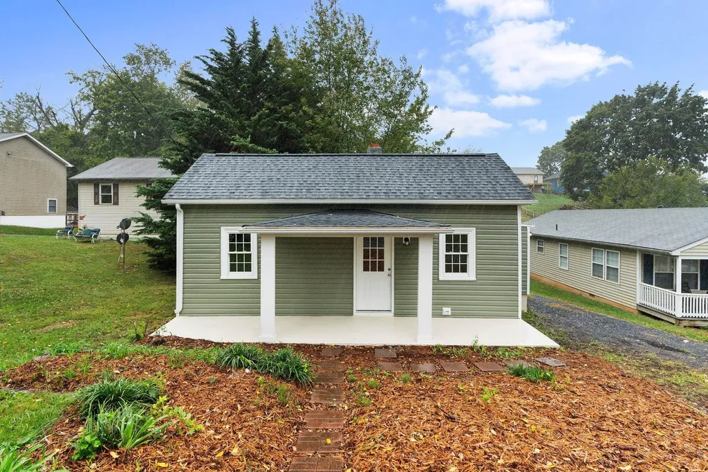 112 Guy Street Staunton VA 24401