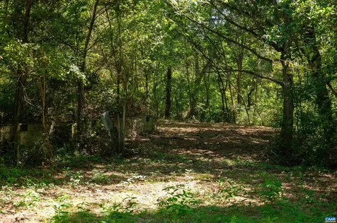 2062 East Side Highway Crimora VA 24431
