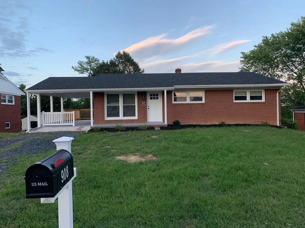 908 Oakland Street Harrisonburg VA 22802