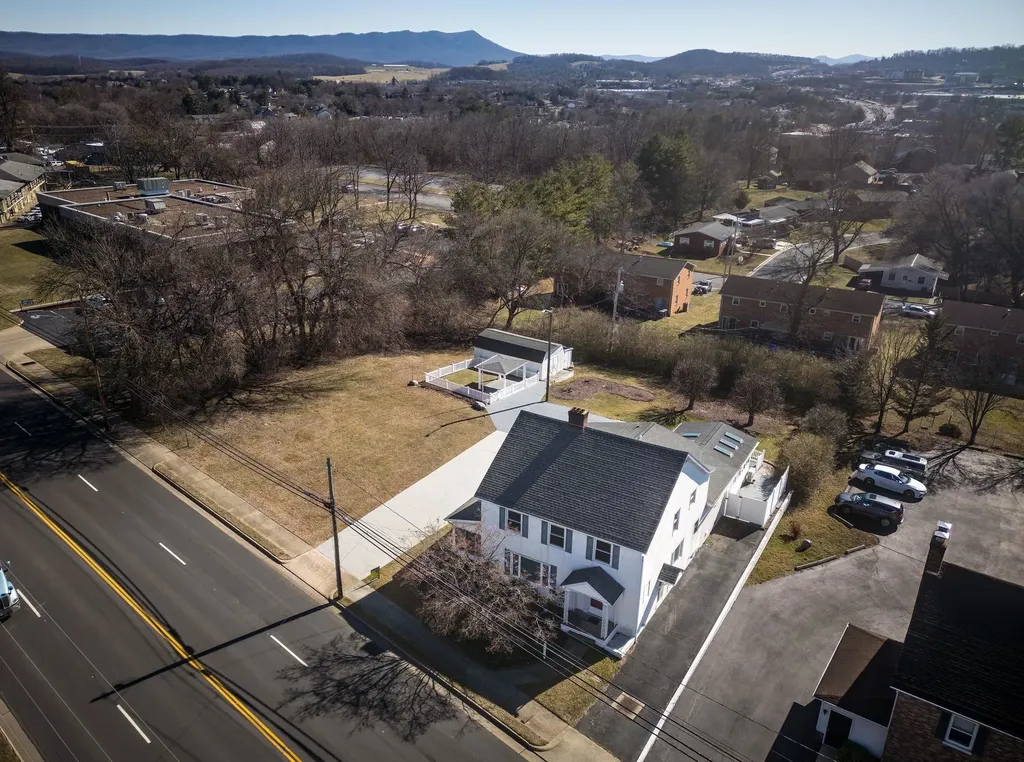 583 E Market Street E Harrisonburg VA 22801