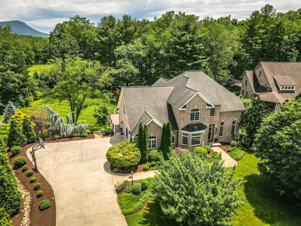 3460 Lake Pointe Drive Rockingham VA 22801