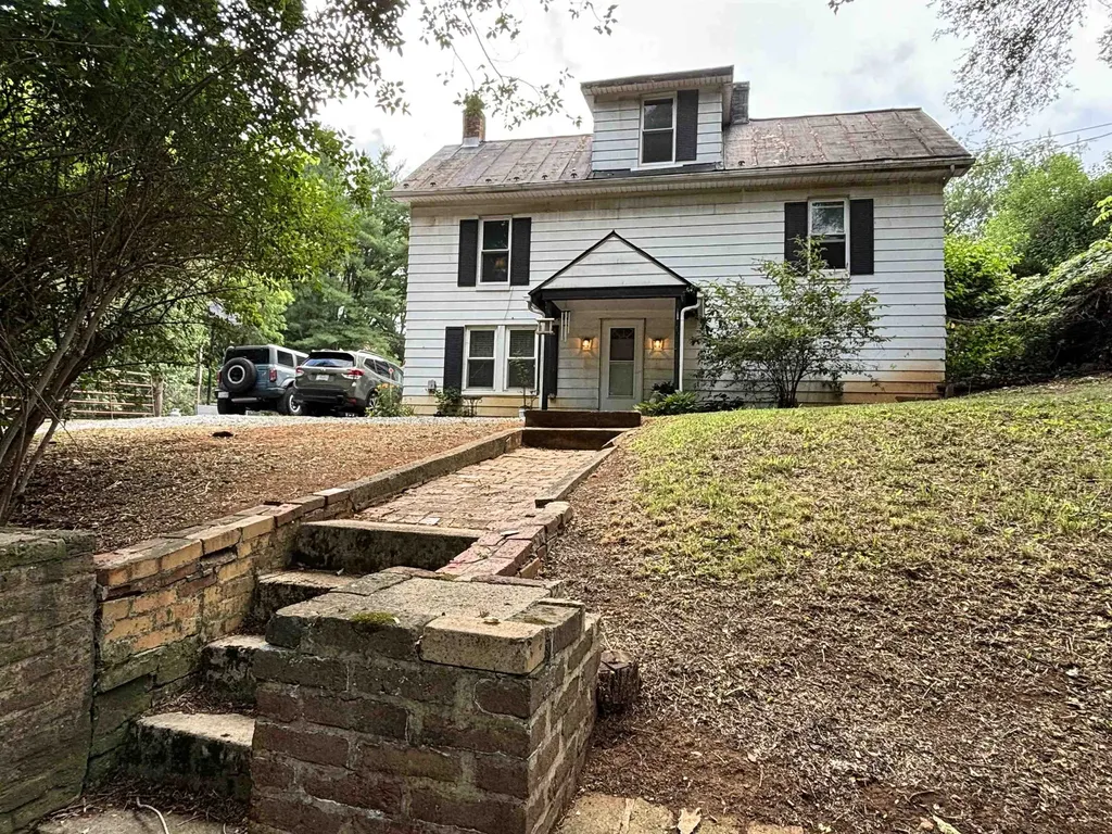 20 Stover School Road Greenville VA 24440