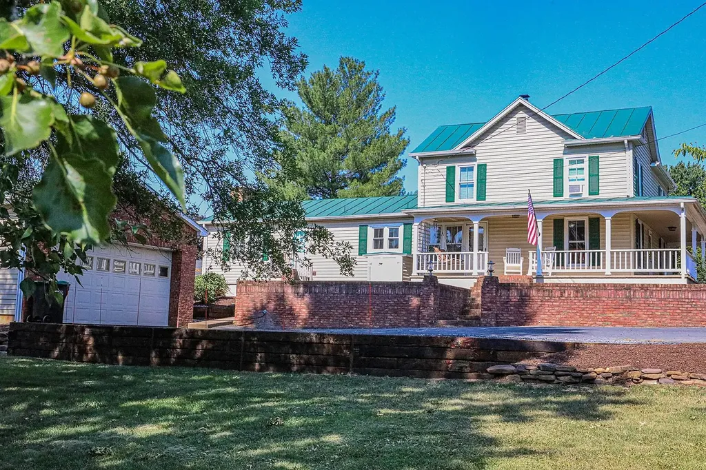 455 Thompson Street Dayton VA 22821