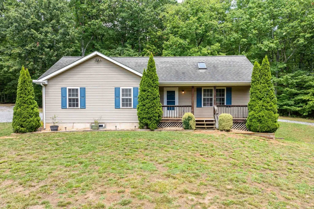 274 Kaolin Spring Lane Greenville VA 24440
