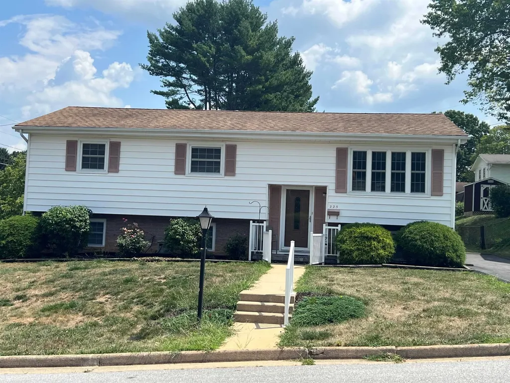 223 Ann Street Staunton VA 24401