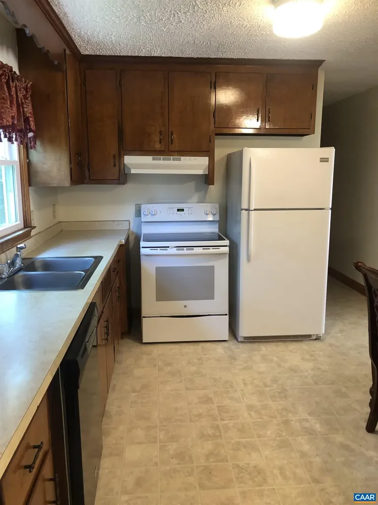 3193 Old Lynchburg Road North Garden VA 22959