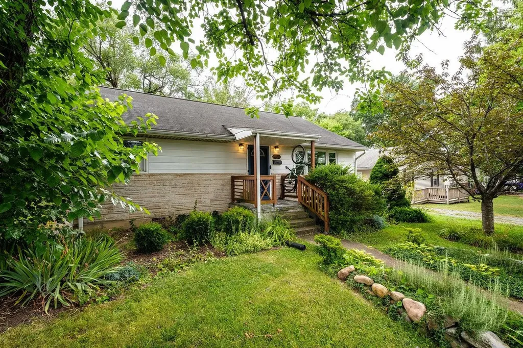 275 E Johnson Street E Harrisonburg VA 22802