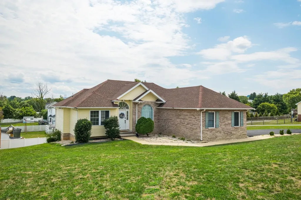 89 Bridgeport Drive Waynesboro VA 22980