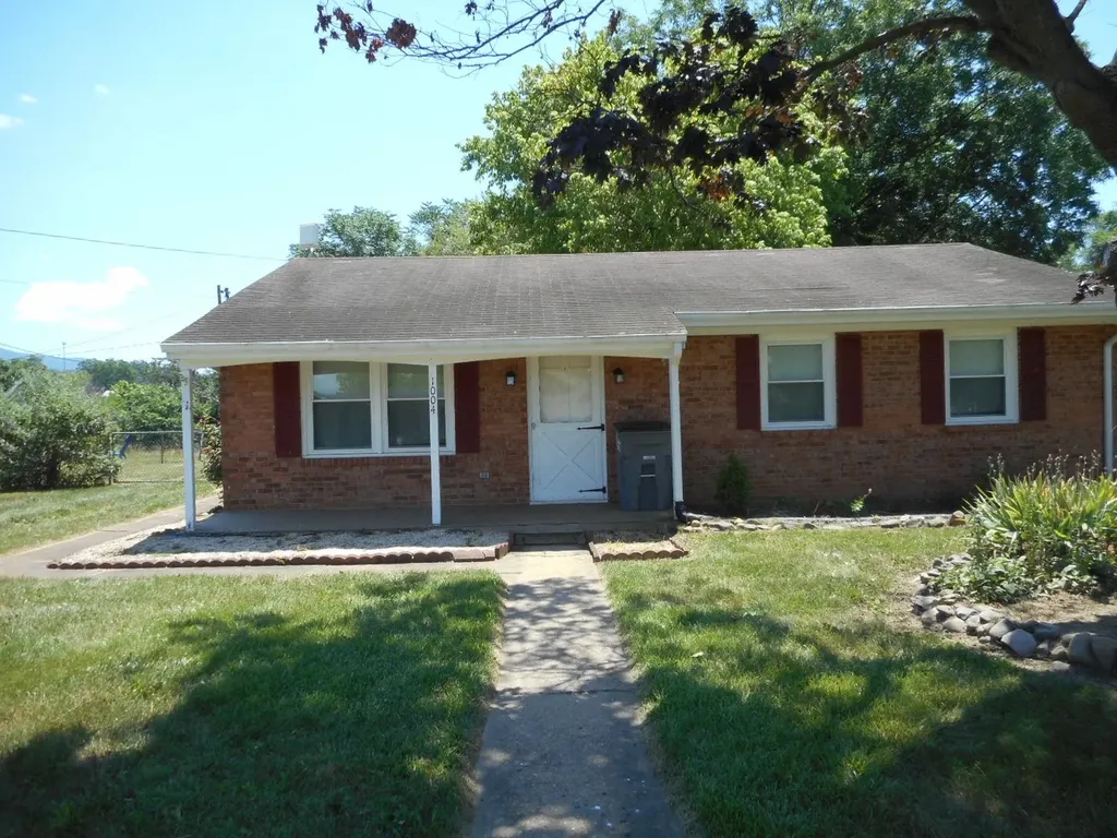 1004 Junior Avenue Shenandoah VA 22849