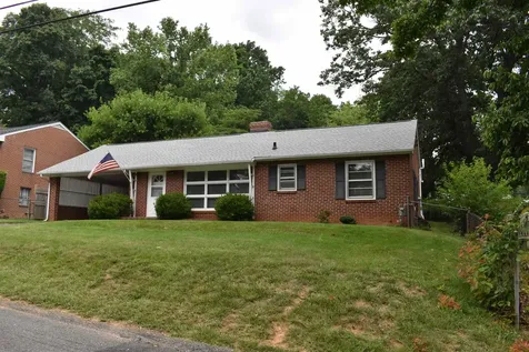 1121 Skymont Road Staunton VA 24401