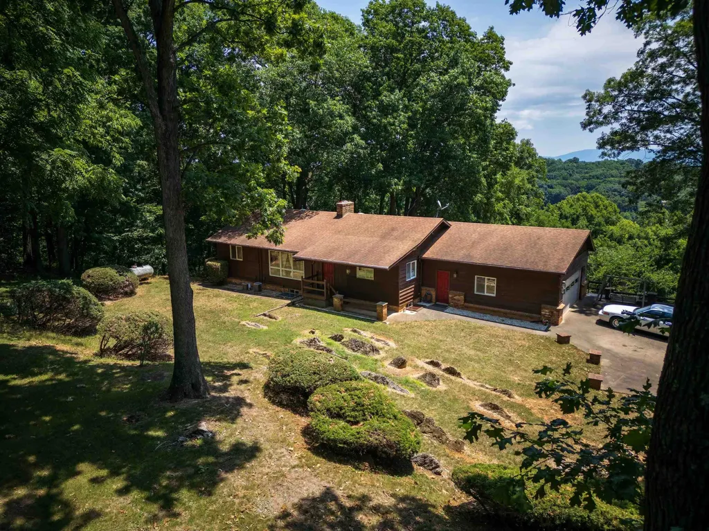 2059 Old Greenville Road Staunton VA 24401