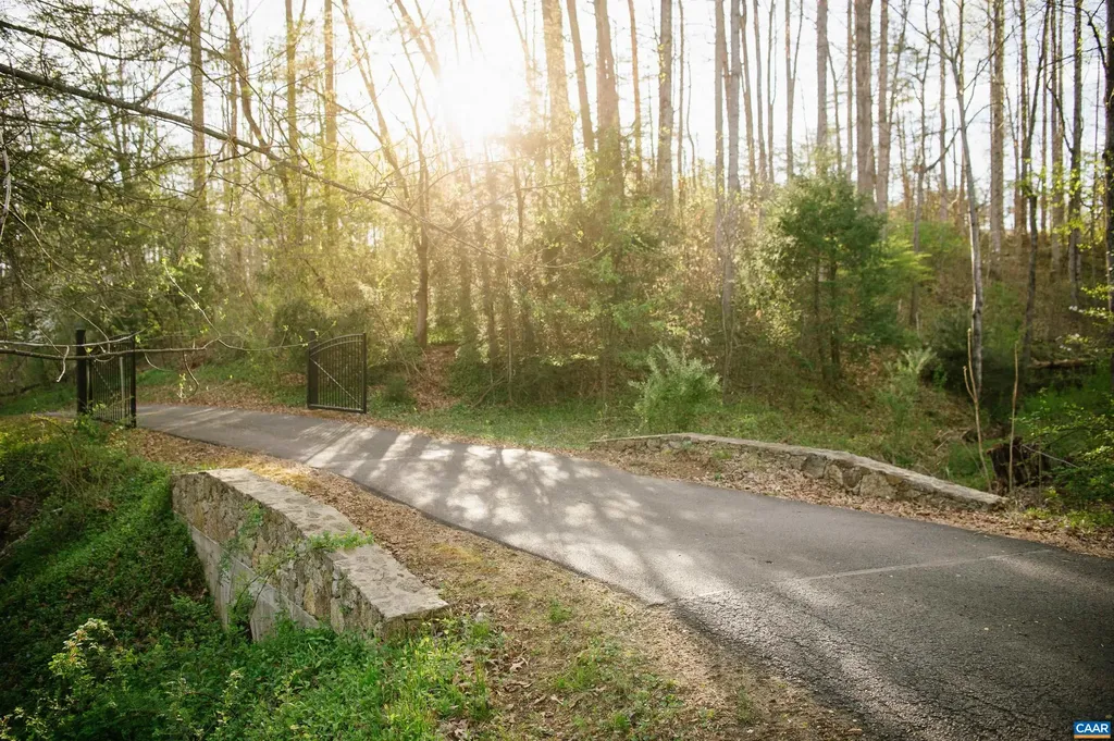 6788 Rockfish Gap Turnpike Crozet VA 22932