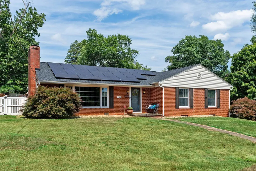 1901 Cherokee Road Waynesboro VA 22980