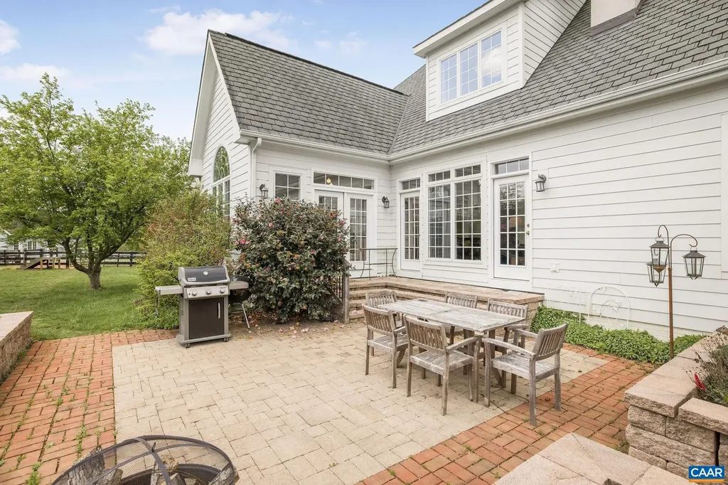 1074 Simmons Gap Road Dyke VA 22935