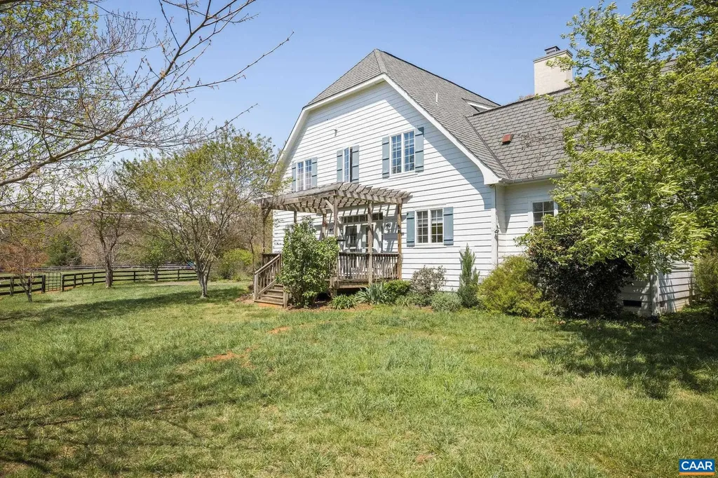 1074 Simmons Gap Road Dyke VA 22935