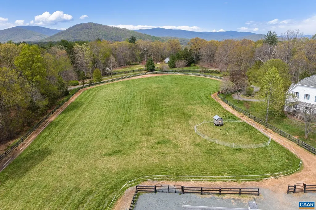 1074 Simmons Gap Road Dyke VA 22935