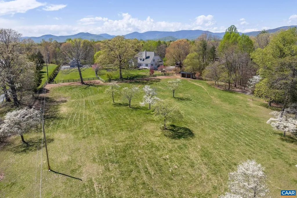 1074 Simmons Gap Road Dyke VA 22935