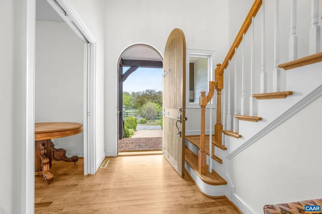 1074 Simmons Gap Road Dyke VA 22935