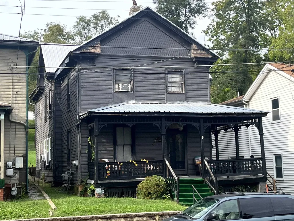 911 Stuart Street Staunton VA 24401