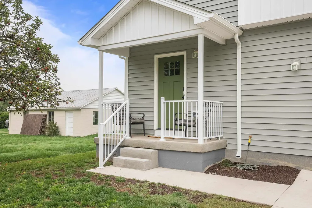 16715 Prospect Avenue E Elkton VA 22827