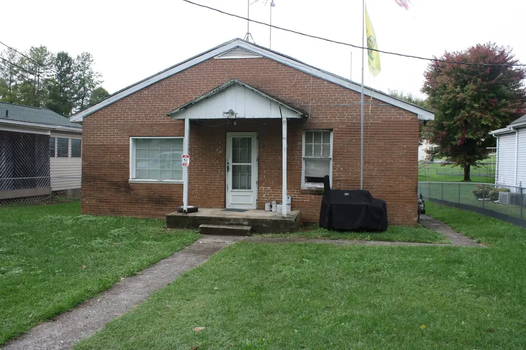 1433 Harding Avenue Waynesboro VA 22980