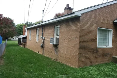 1433 Harding Avenue Waynesboro VA 22980