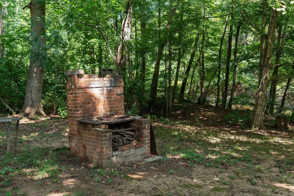 Tbd Hankey Mountain Highway Churchville VA 24421