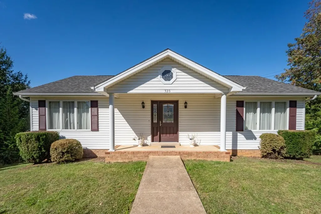 320 First Street Luray VA 22835