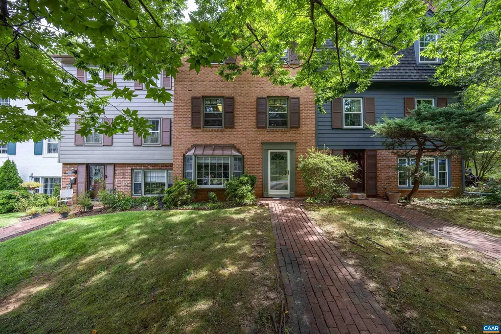 13 Georgetown Green Charlottesville VA 22901