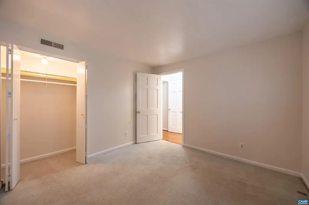 13 Georgetown Green Charlottesville VA 22901