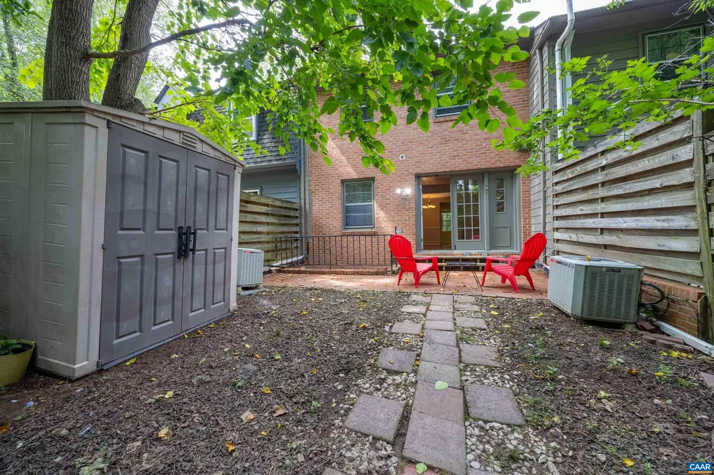 13 Georgetown Green Charlottesville VA 22901