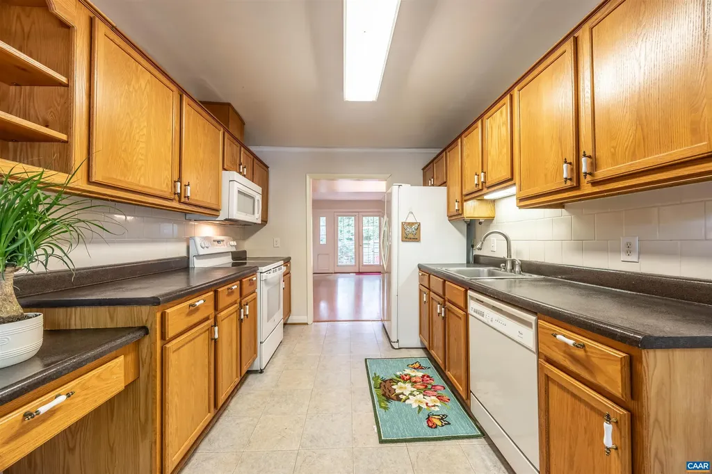 13 Georgetown Green Charlottesville VA 22901