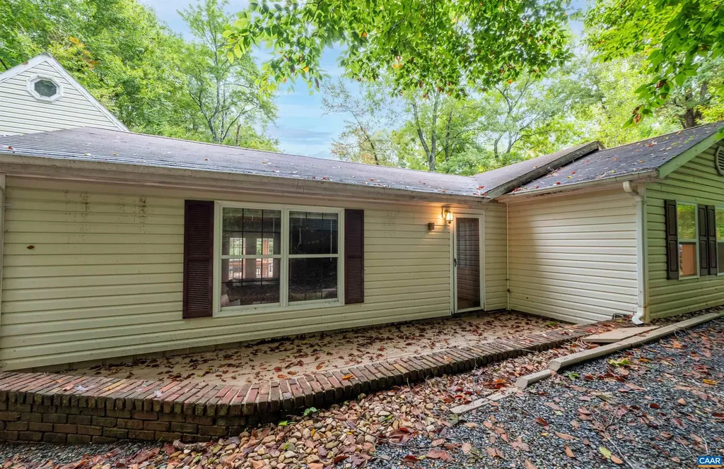 875 Jefferson Drive Palmyra VA 22963