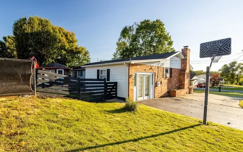 802 Ninth Street Shenandoah VA 22849