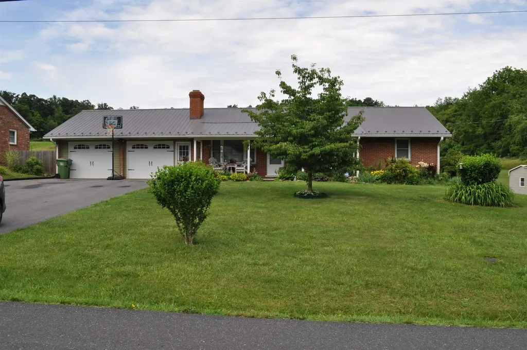 699 Old White Hill Road Stuarts Draft VA 24477