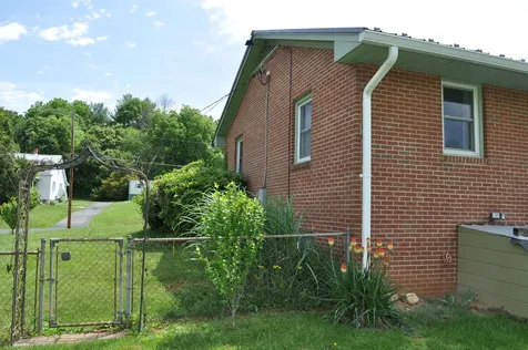 699 Old White Hill Road Stuarts Draft VA 24477