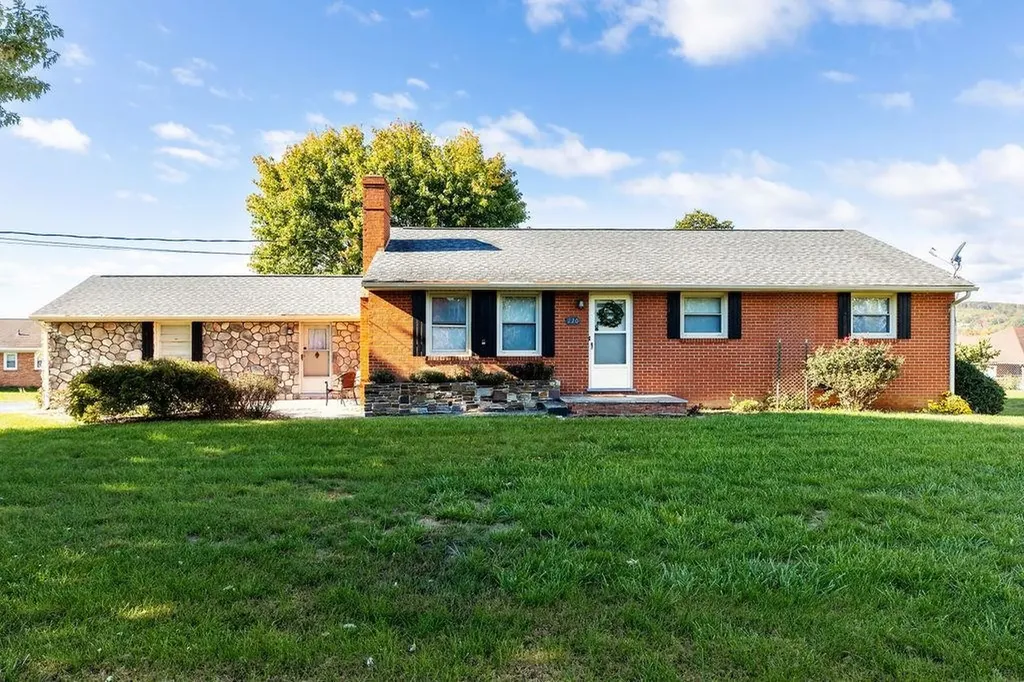 220 Skyview Circle Verona VA 24482