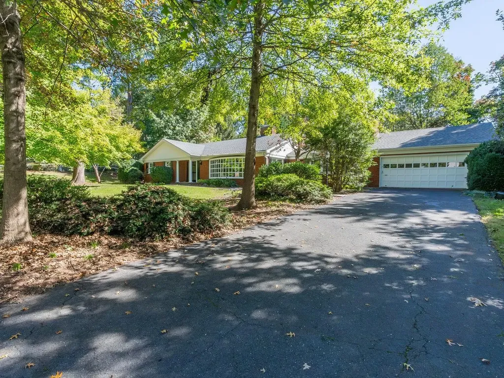 928 Oak Hill Drive Harrisonburg VA 22801