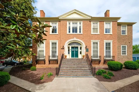 19 Market Street S Staunton VA 24401