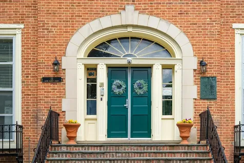 19 Market Street S Staunton VA 24401