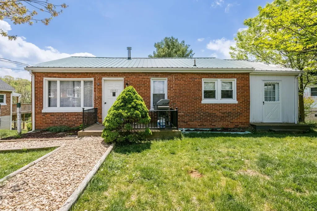 515 Hull Street Staunton VA 24401