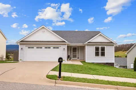 32 Mcilwee Lane Staunton VA 24401